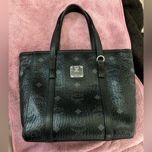 MCM Aren Top Zip Shopper - Mini
